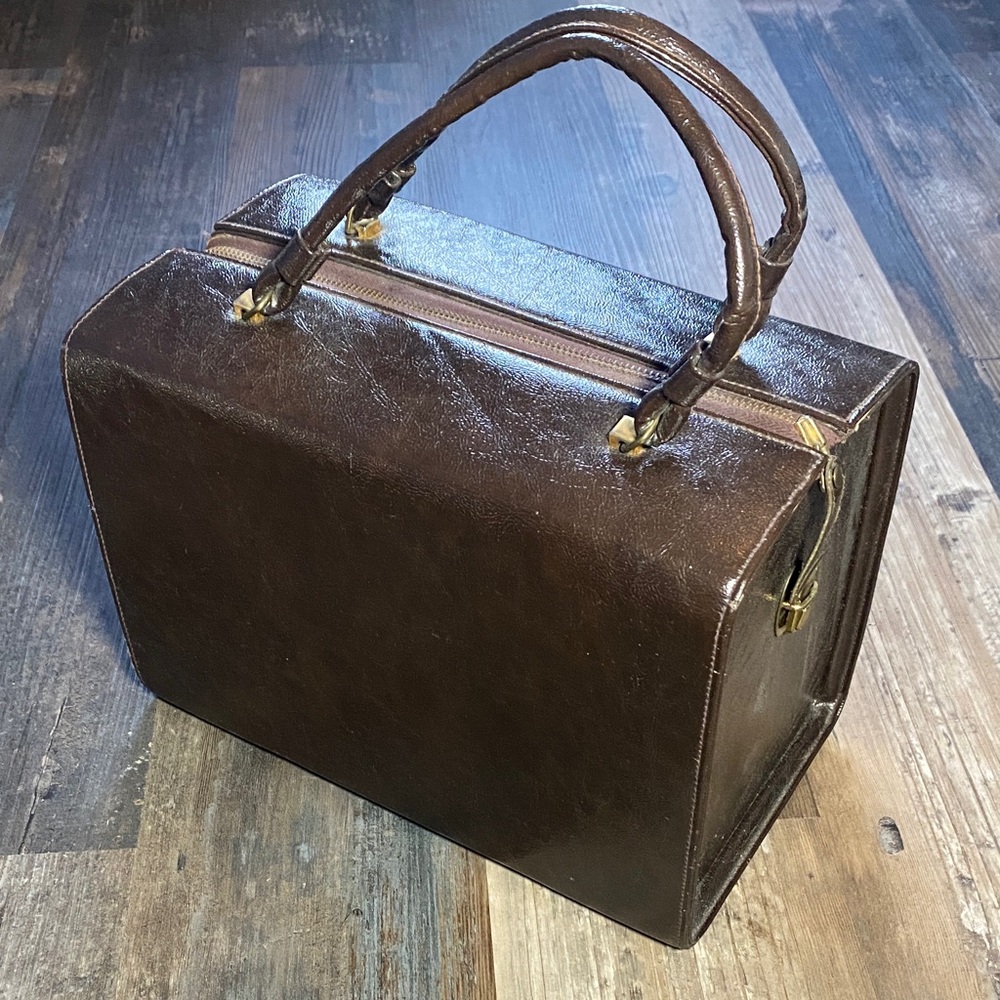 Elegant vintage Brown Doctor's bag / train bag / box bag